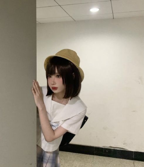 《爱丽丝梦游仙境》免费观看_BD英语全集在线观看