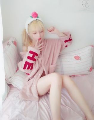 他扯开我的奶罩一摸就流水_BD韩语免费全集观看